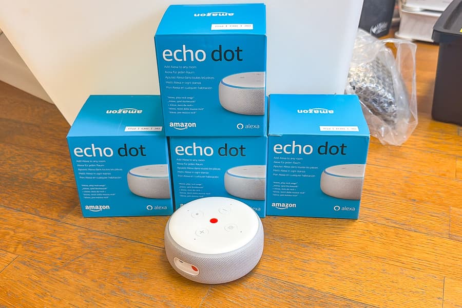 4 Amazon Echo Dots